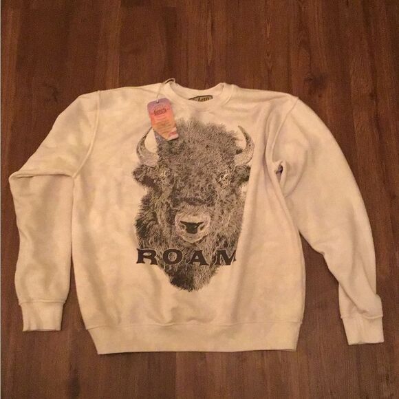 NWT Big Vista Roam Cream Sweater with Buffalo Print - Picture 1 of 8
